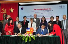 Vietnam y Francia agilizan colaboración en lucha contra VIH/AIDS 