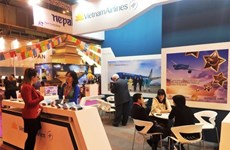 Difunden servicios de Vietnam Airlines en Feria Internacional de Turismo en España
