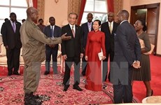 Embajador vietnamita en Uganda presenta cartas credenciales