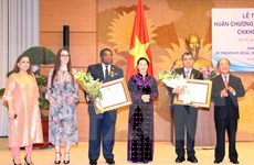 Presidenta parlamentaria de Vietnam recibe a dirigentes de UIP