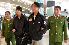 Policía vietnamita transfiere a dos narcotraficantes a Sudcorea