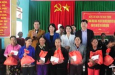 Vicepresidenta de Vietnam entrega donaciones a personas desfavorecidas 