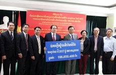 Laos recauda fondos para ayudar a Vietnam a superar consecuencias de tifón Damrey