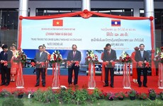 Premier vietnamita inaugura Centro de formación de recursos humanos científicos y tecnológicos de Laos