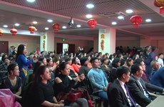 Comunidades vietnamitas en extranjero saludan al Año Nuevo Lunar 2018