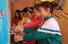 Samsung construye inodoros estándares para escuelas vietnamitas