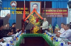 Autoridades locales de Vietnam felicitan a comunidad religiosa en ocasión del Tet
