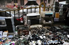 Singapur prevé leyes para solucionar problema de basura electrónica