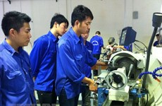 Vietnam planea enviar a 110 mil trabajadores al extranjero en 2018