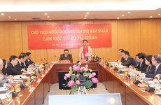 Presidenta del Parlamento vietnamita exhorta al Ministerio de Finanzas a elevar su gestión