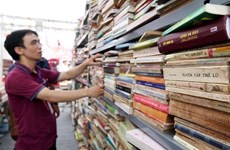 Calle de Libros de Hanoi ingresa más de 177 mil dólares en fiesta del Tet