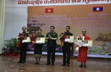 Premian en Vientiane a obras sobre solidaridad entre Laos y Vietnam