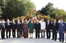 Máximo dirigente partidista de Vietnam honra a Ho Chi Minh en La Habana