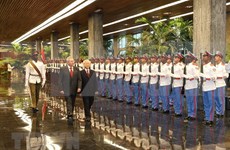Recibió presidente cubano Raúl Castro al secretario general del Partido Comunista de Vietnam  