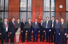Premier de Vietnam aboga por fortalecer la cooperación interlocal con China 