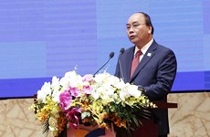 Premier vietnamita copreside plenario de Cumbre de Negocios  de GMS 