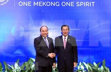 Premieres de Vietnam y Camboya se reúnen en marco de Cumbre de MRC