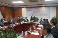 Samsung ayuda a Vietnam en formación de consultores en industrias auxiliares  