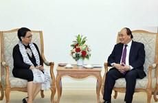 Premier de Vietnam confía en meta de 10 mil millones de dólares de intercambio comercial con Indonesia 