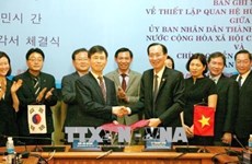 Ciudad Ho Chi Minh y Gyeonggi de Sudcorea establecen lazos de amistad y cooperación