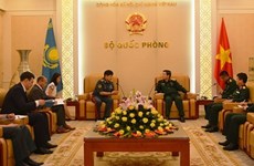 Vietnam y Kazajstán fortalecen cooperación en defensa 