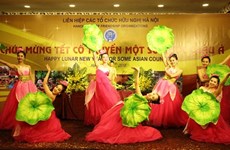 Diplomáticos en Hanoi saludan a fiestas tradicionales de Año Nuevo en varios países asiáticos