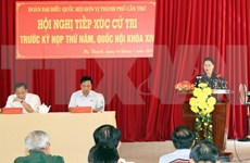 Presidenta parlamentaria vietnamita intercambia con votantes sobre situación socioeconómica