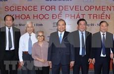 Premier vietnamita destaca la aplicación de avances científicos en desarrollo nacional