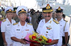 Buques de Fuerza Naval de India visitan Vietnam