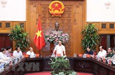 Premier vietnamita se reúne con autoridades de provincias centrales 