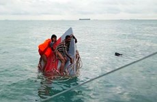 Malasia: Un muerto y 18 desaparecidos en naufragio de barco con migrantes
