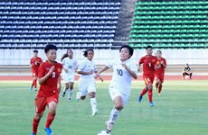 Selección de fútbol femenino de Vietnam se prepara para ASIAD 2018