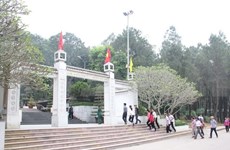 Rinden tributo a voluntarias caídas en encrucijada Dong Loc