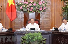 Premier de Vietnam pide sanción severa a importaciones ilegales de materiales de desecho 
