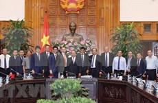 Premier de Vietnam recibe inversionistas interesados en proyecto de energía de Bac Lieu