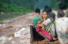 Ministerio de Defensa de Vietnam apoya con donaciones a víctimas del colapso de presa en Laos