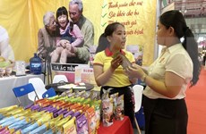 Empresas de 20 países participan en exposiciones de alimentos y embalaje en Vietnam  