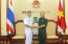 Armadas vietnamitas y tailandesas fomentan la cooperación hidrográfica