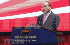 Premier de Vietnam insta al sector diplomático a adoptar medidas flexibles para lograr objetivo fijo
