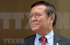 Exlíder de disuelto partido opositor de Camboya seguirá tras las rejas