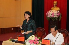 Vicepresidente vietnamita visita y entrega obsequios a pobres en provincia central