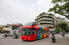 Recorrido por Hanoi en autobús de dos pisos y a precios razonables atrae a viajeros