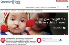 Niños vietnamitas con labio leporino se benefician de operaciones gratuitas
