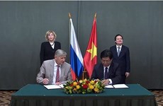 Universidades vietnamitas y rusas firman acuerdos de cooperación 
