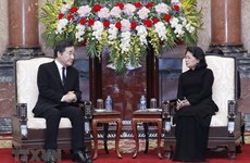 Presidenta interina de Vietnam recibe al primer ministro surcoreano 