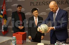 Embajador vietnamita promueve cooperación en región checa de Pilsen 