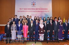 Mujeres y niñas contribuyen al desarrollo de ASEAN, afirma premier vietnamita
