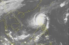 Miles de evacuados por el tifón Yutu en Filipinas