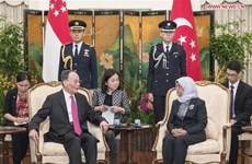 China promete profundizar cooperación con Singapur y seguir abriendo puertas a inversores