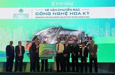 Empresa vietnamita entrega camiones recolectores de basura ecológicos a localidades sureñas